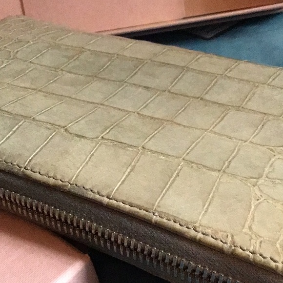 Miu Miu authentic zip around wallet - Picture 9 of 14